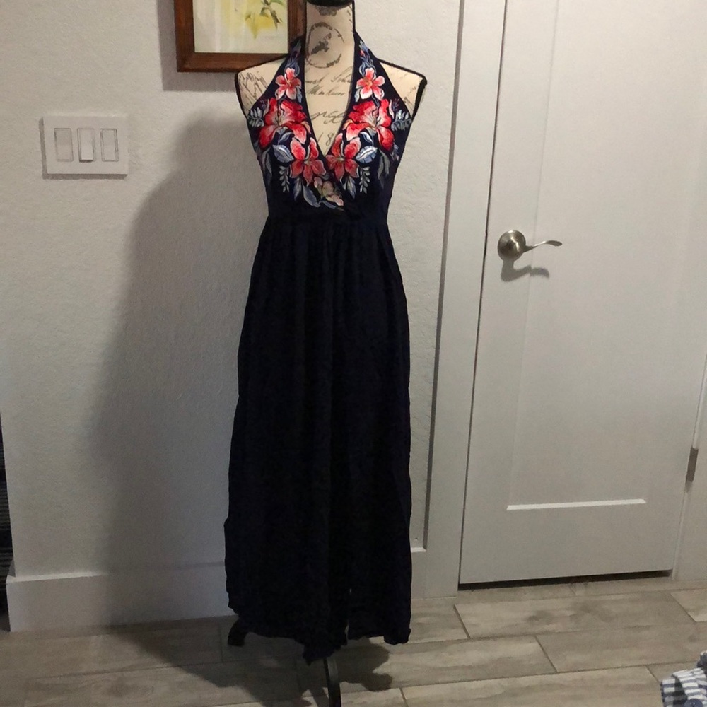 SOIEBLU EMBROIDERED FLOWERS SLIT FRONT DRESS SIZE SMALL